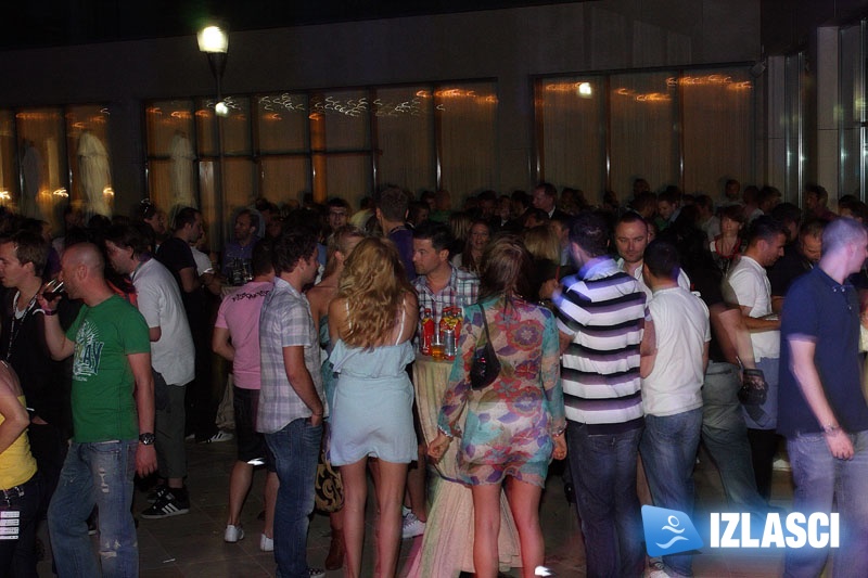 Adria MC VIP Pool Party with The Shapeshifters 